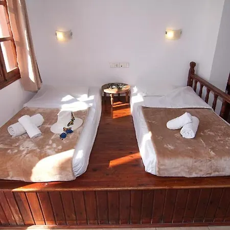 Karpathios Studios Hotel