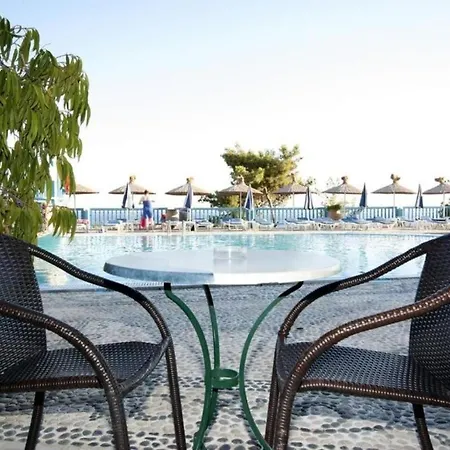 Karpathios Studios Hotel *