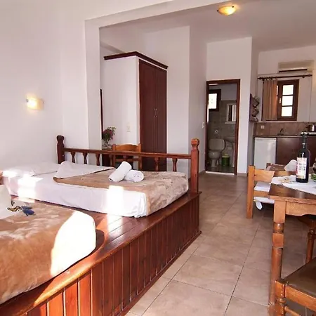 Karpathios Studios * Pefki (Rhodes)
